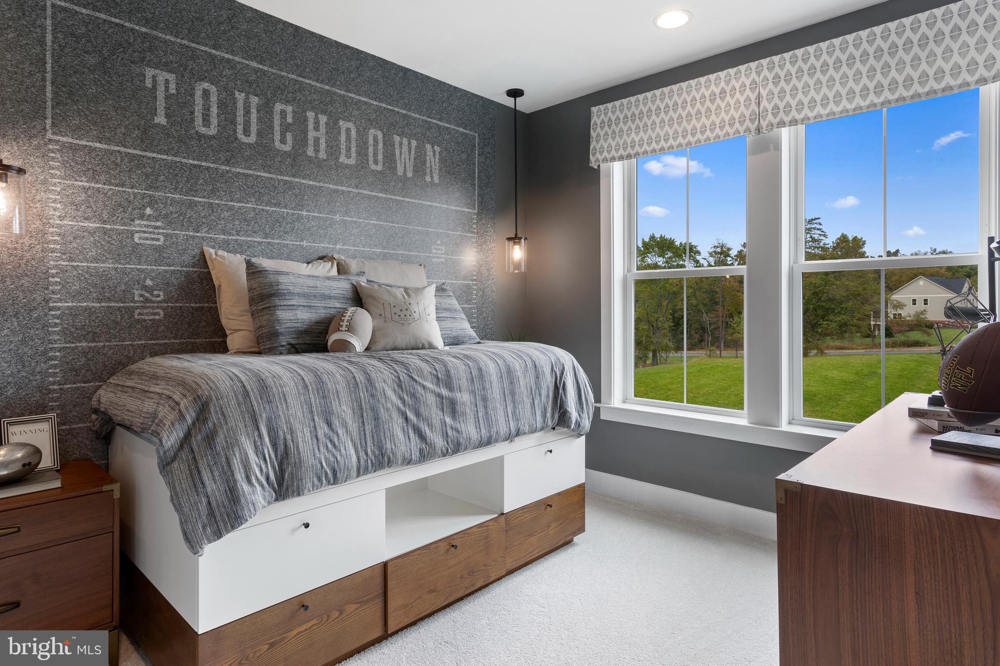 SOUTH LAKE - Residential