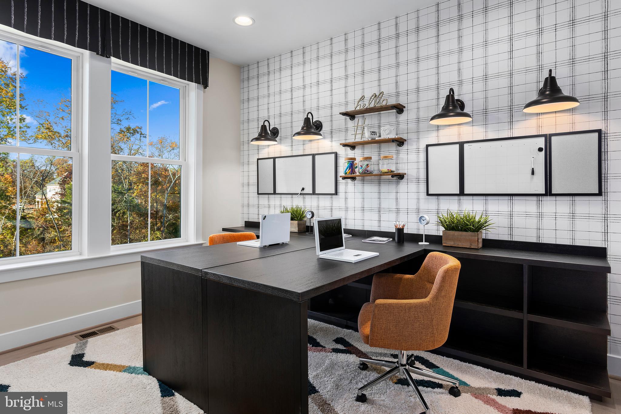 SOUTH LAKE - Residential