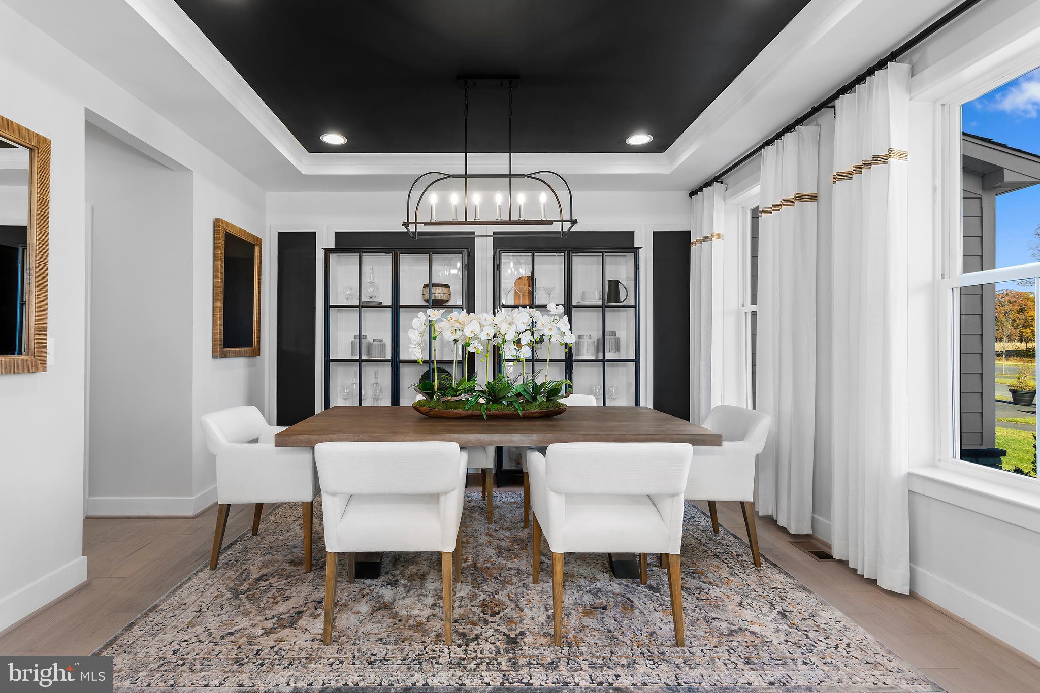 SOUTH LAKE - Residential