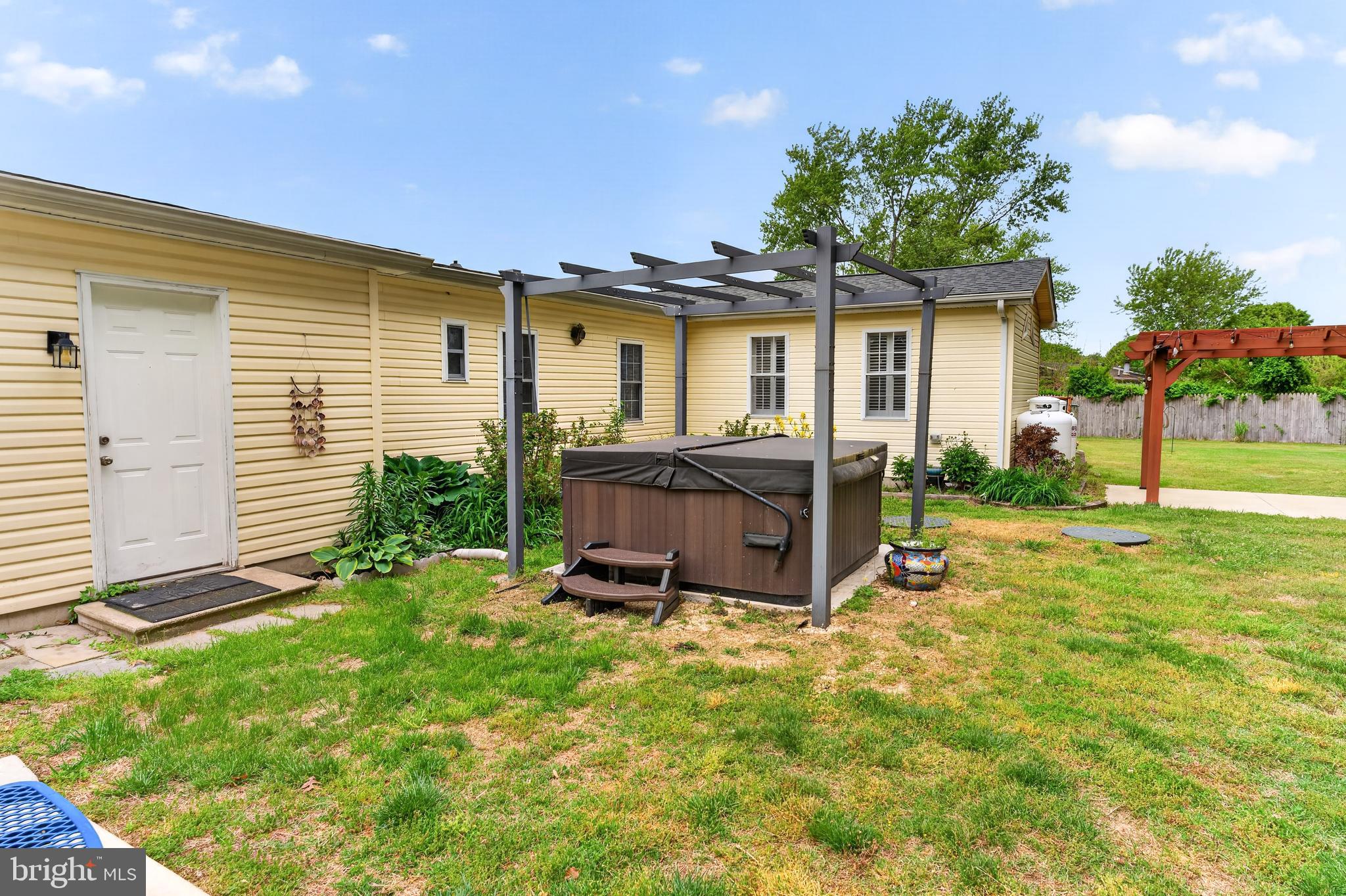 MEADOWS ON CUBBAGE POND - Residential