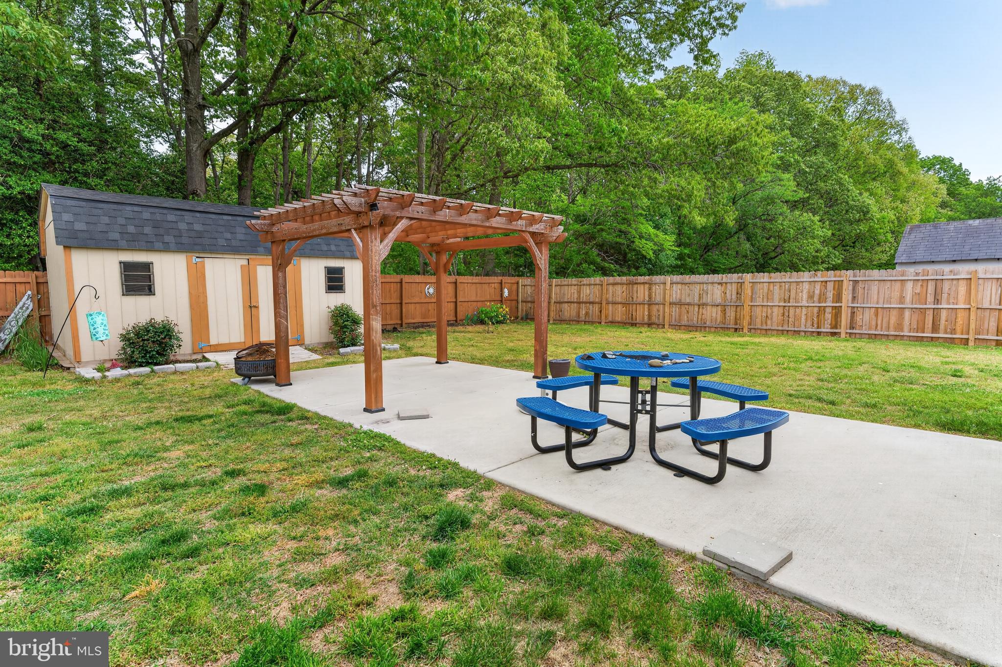 MEADOWS ON CUBBAGE POND - Residential