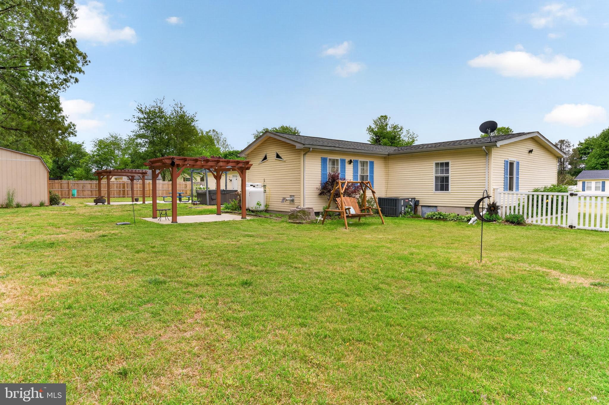 MEADOWS ON CUBBAGE POND - Residential