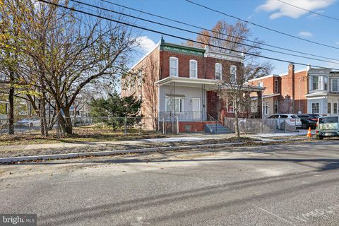 Townhouse For Sale - 738 Division Street<br/> GLOUCESTER CITY, NJ 08030