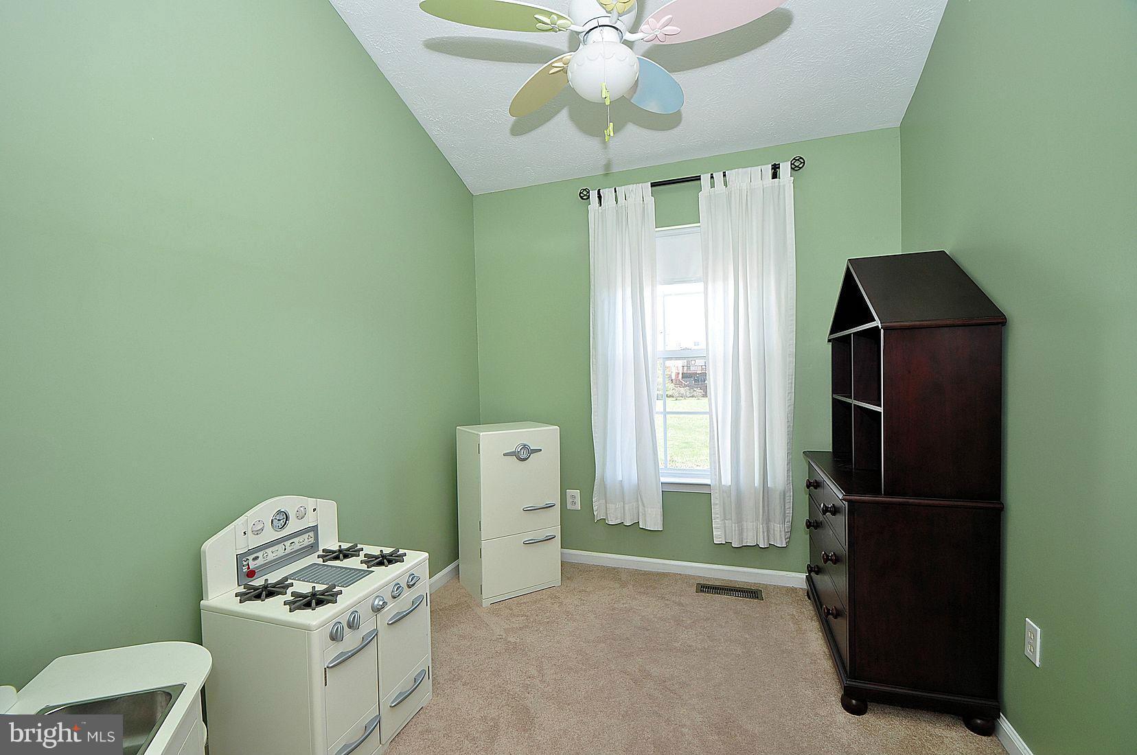 FARMINGTON VILLAGE - Residential Lease