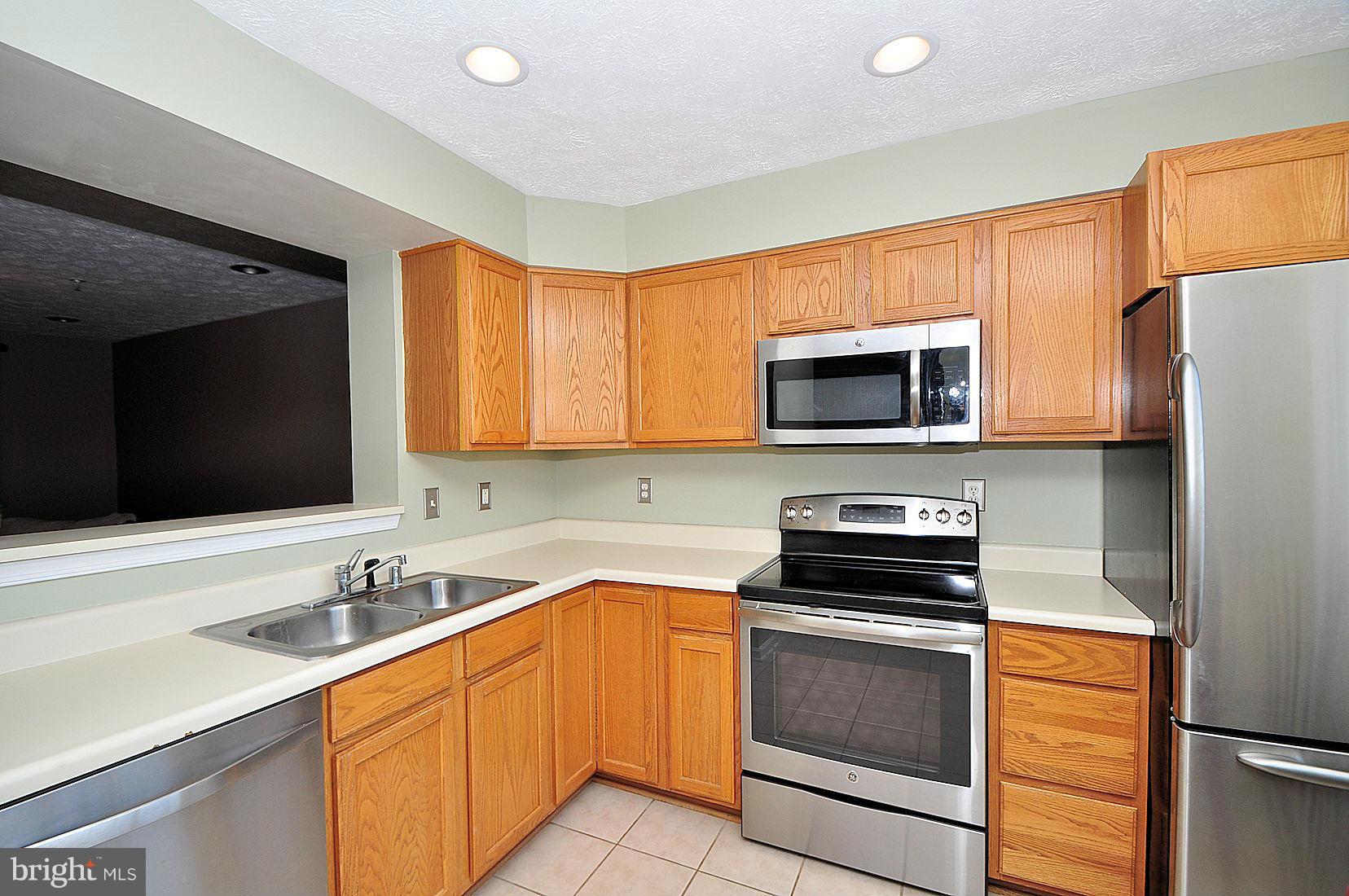 FARMINGTON VILLAGE - Residential Lease