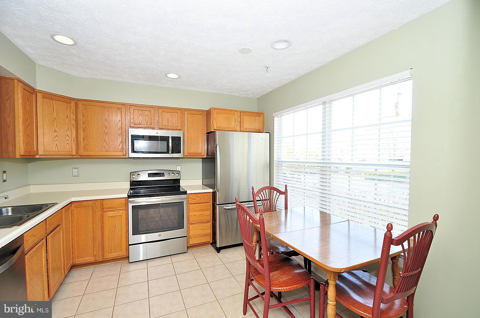 FARMINGTON VILLAGE - Residential Lease