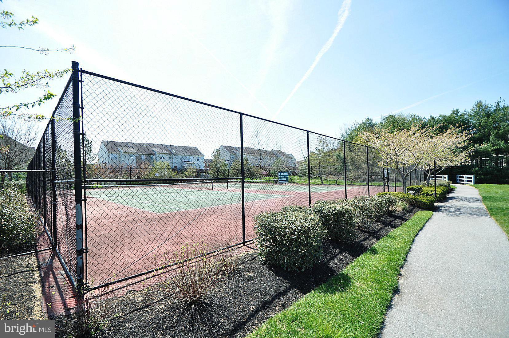 FARMINGTON VILLAGE - Residential Lease