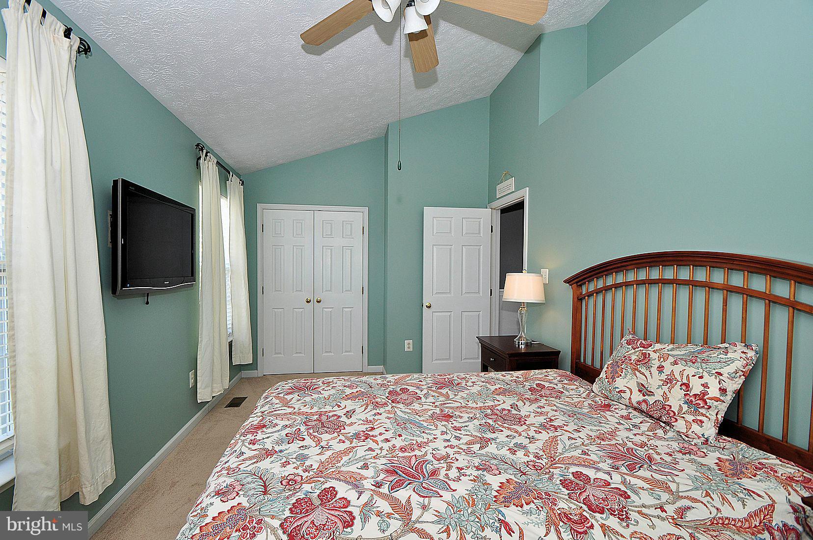 FARMINGTON VILLAGE - Residential Lease