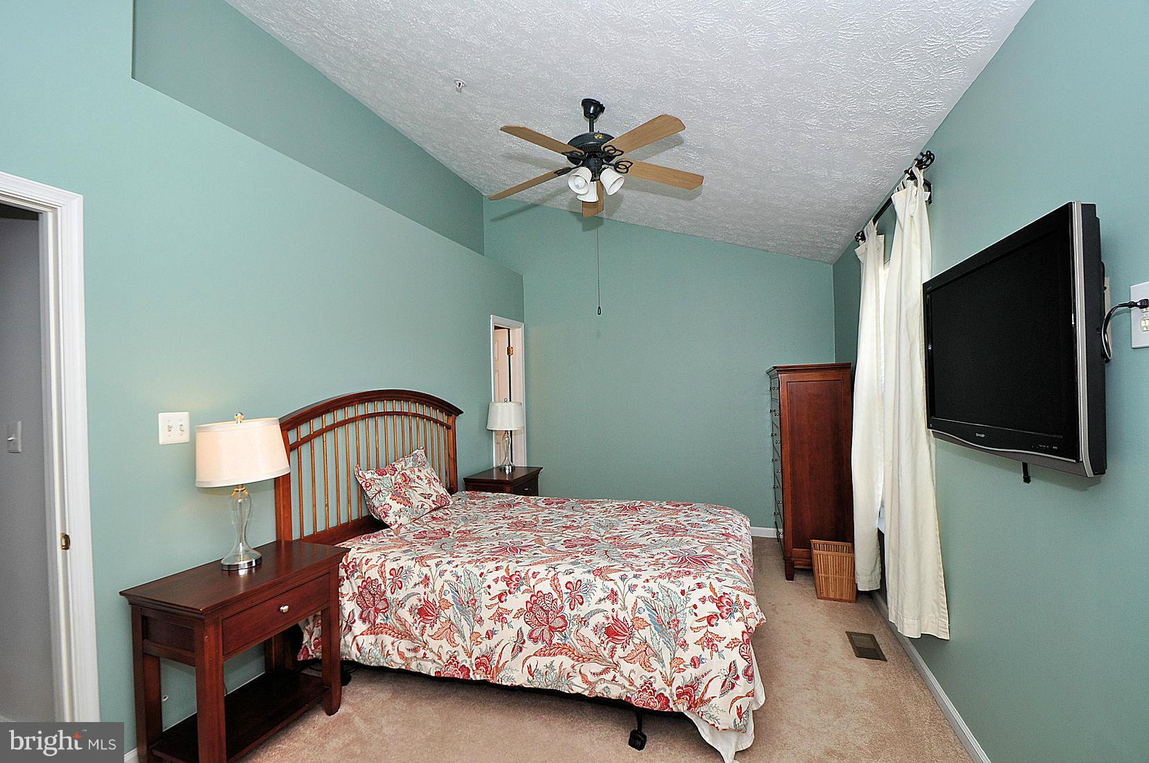 FARMINGTON VILLAGE - Residential Lease