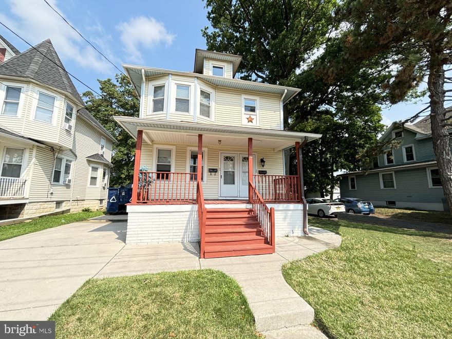 Completely renovated upstairs 2-bedroom 800 ft.² apartment. Fantastic location walking distance to downtown Oaklyn shops, Tonewood Brewery, and Manor Bar. Laundry within the unit. Parking for 2 cars at rear.  Tenant responsible for gas, electric, water $50 p/m, cable and replacing air filter in furnace.   Landlord: sewer, lawn care, snow removal.