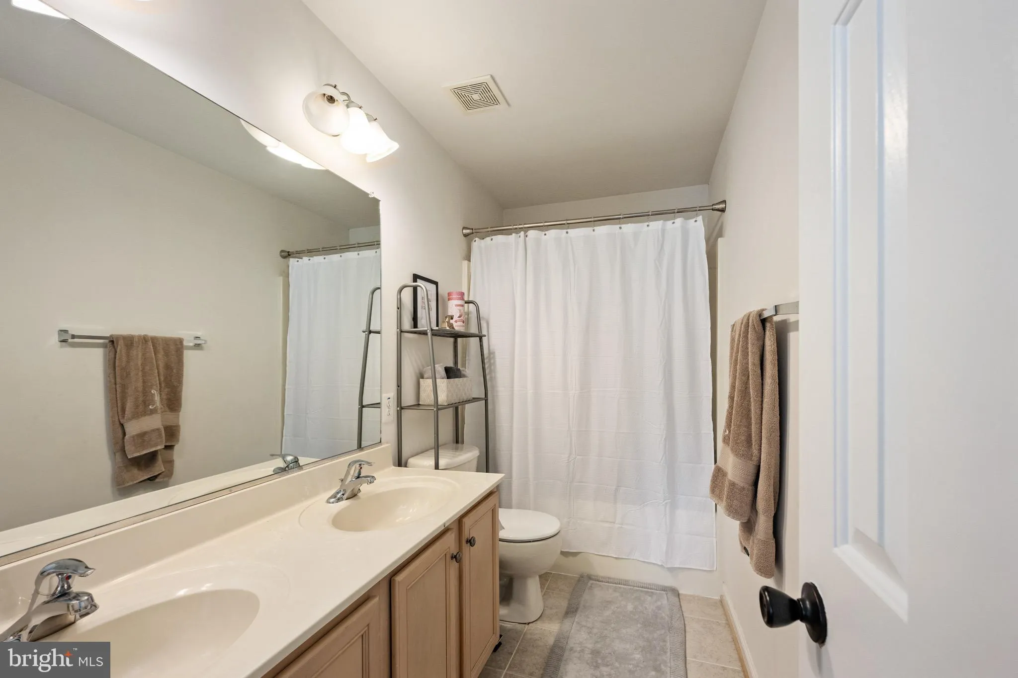 Stafford, Virginia 22556, United States, 5 Bedrooms Bedrooms, ,3 BathroomsBathrooms,Residential,Pending,156575