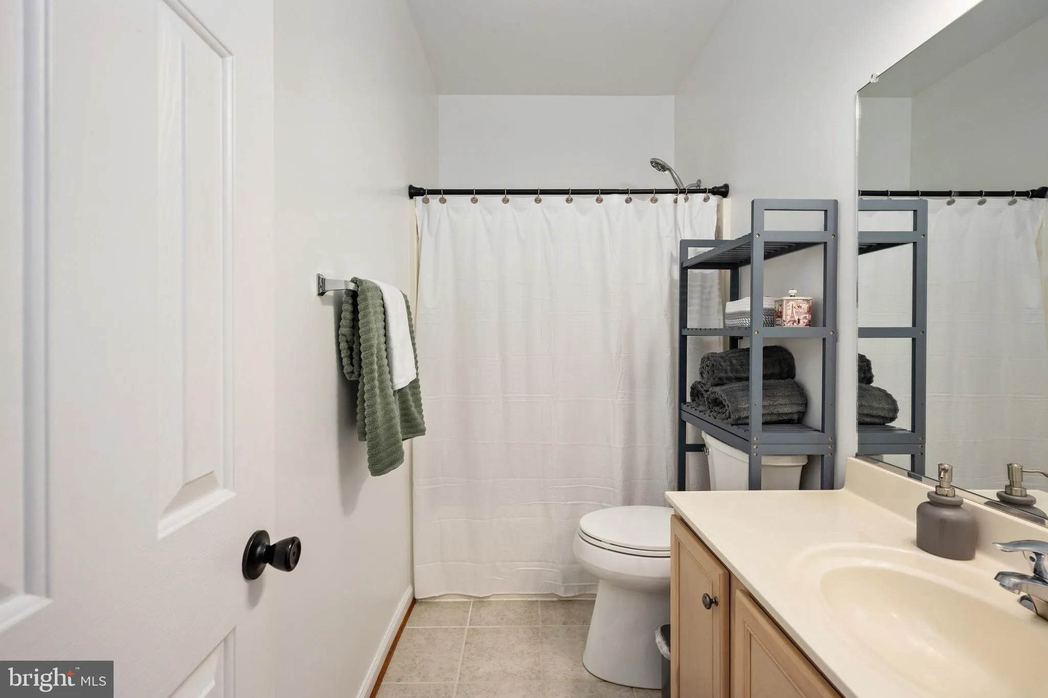 Stafford, Virginia 22556, United States, 5 Bedrooms Bedrooms, ,3 BathroomsBathrooms,Residential,Pending,156575