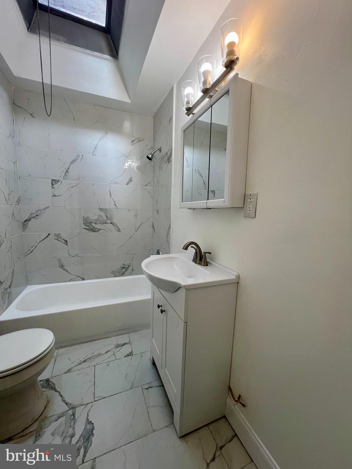 ELMWOOD PARK - Residential Lease