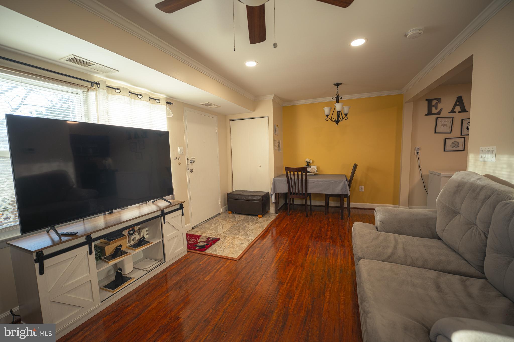 WHISKEY BOTTOM - Residential