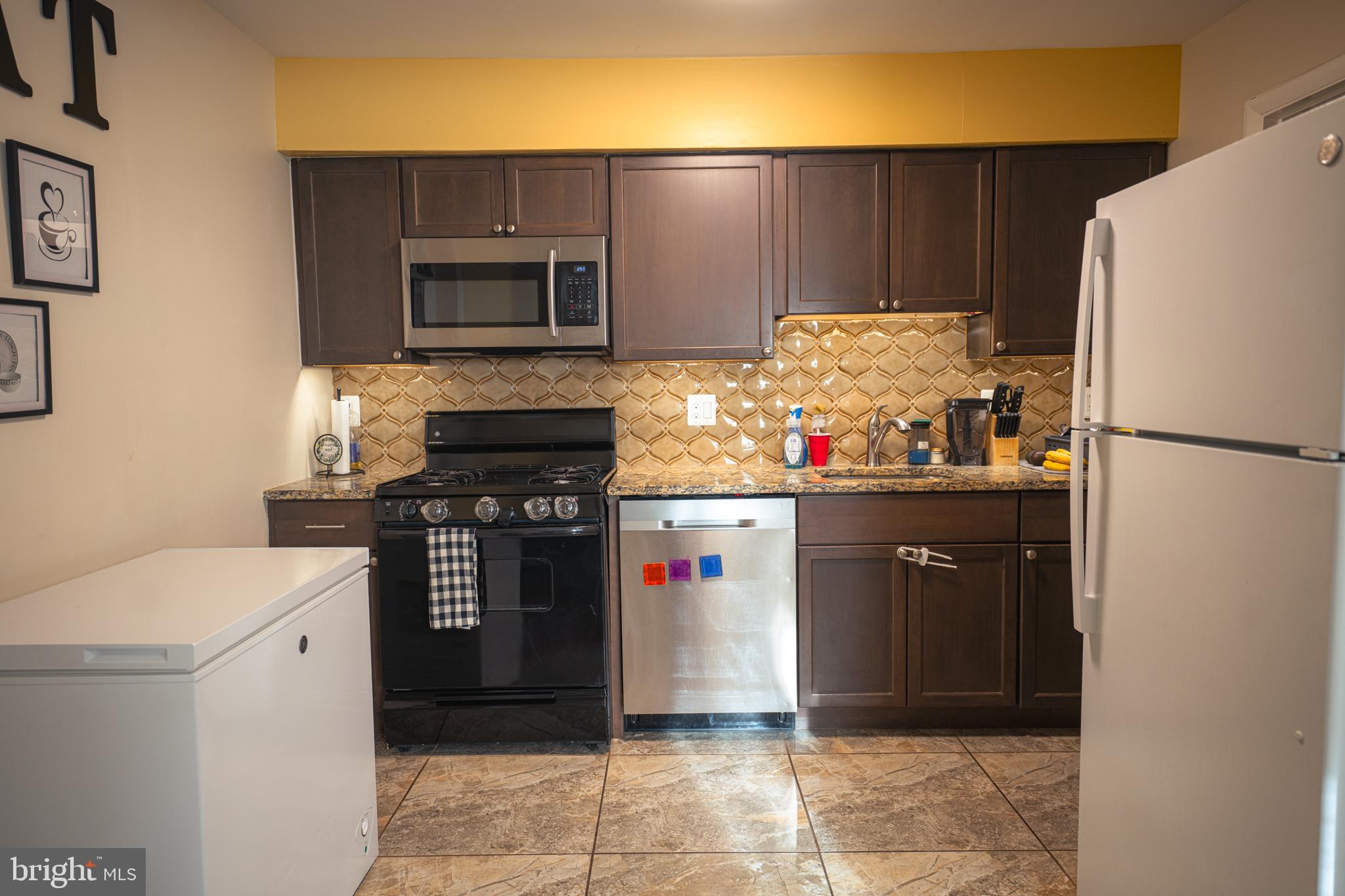 WHISKEY BOTTOM - Residential