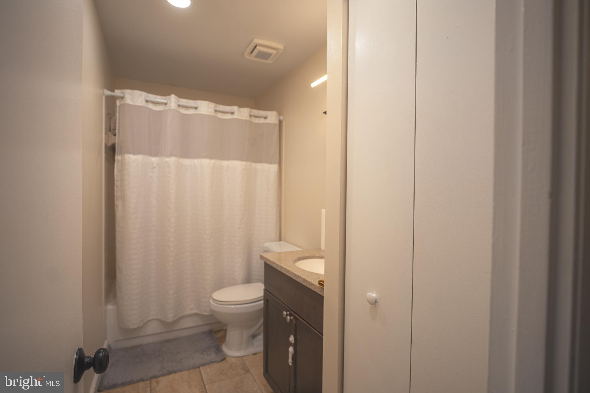 WHISKEY BOTTOM - Residential