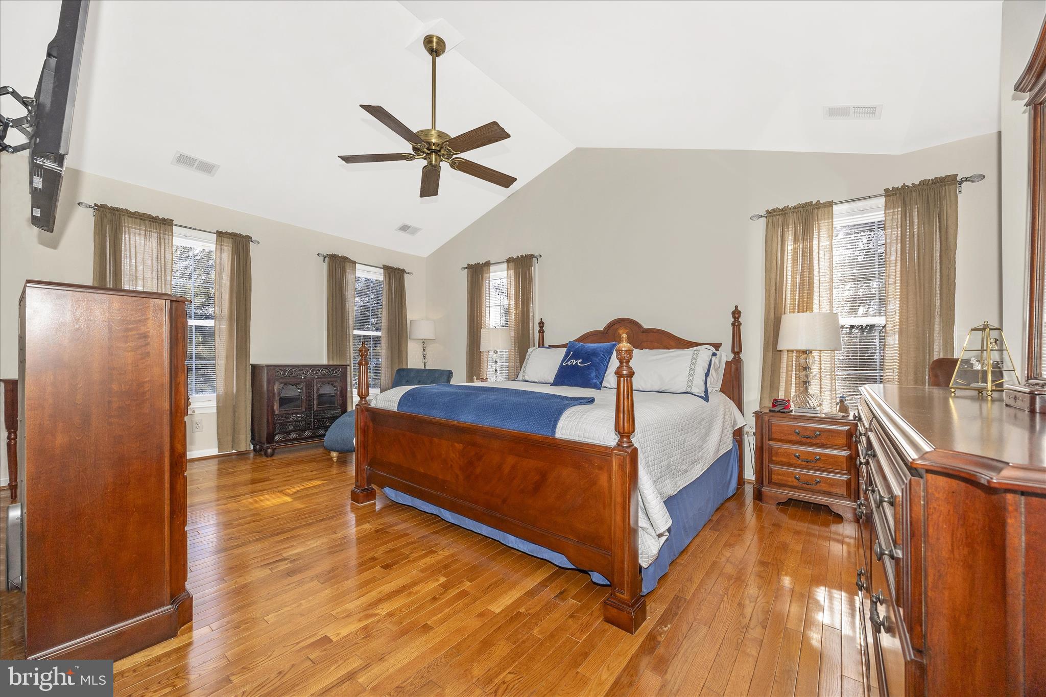 JEFFERSON COURT - Residential