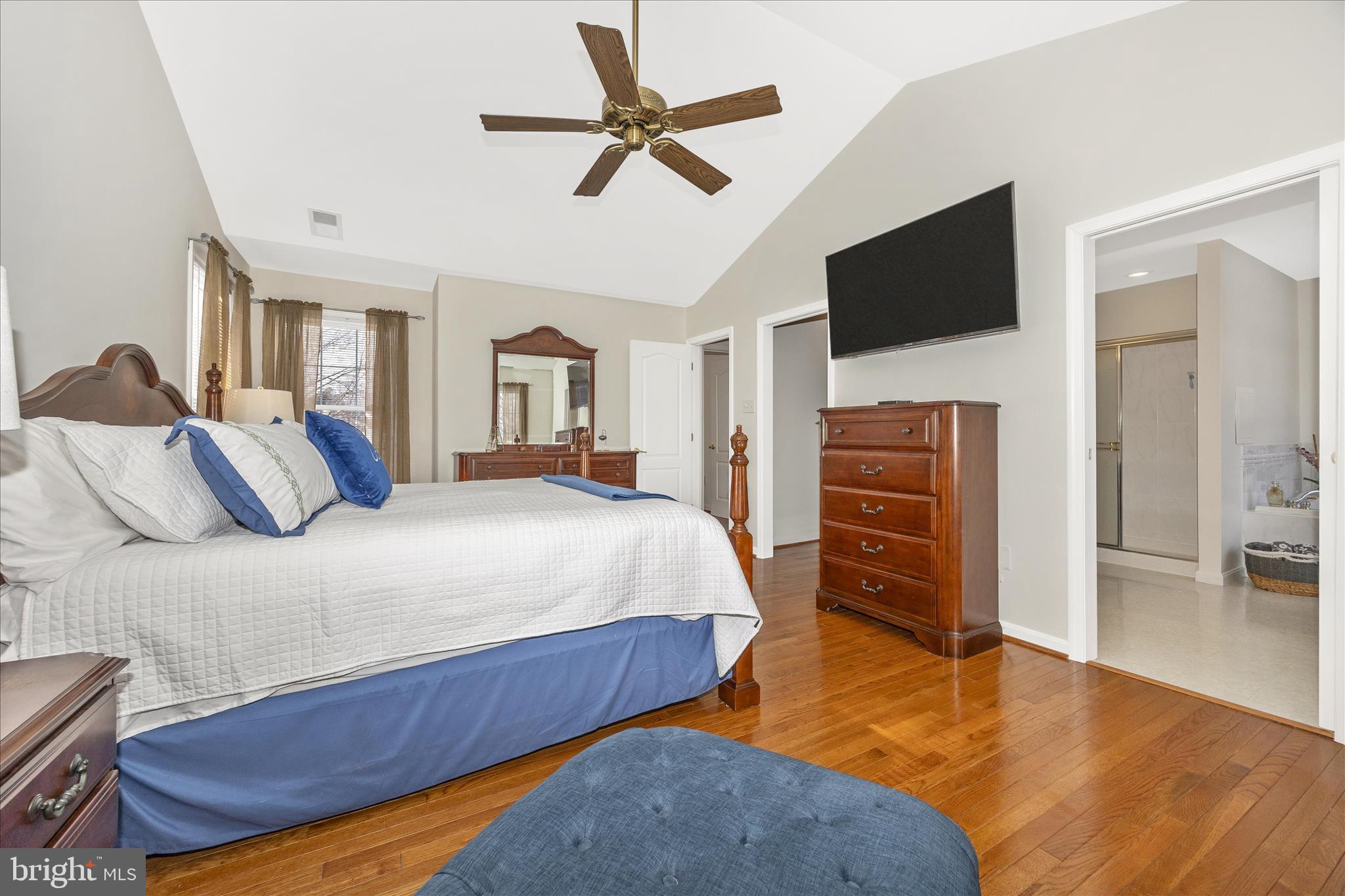 JEFFERSON COURT - Residential