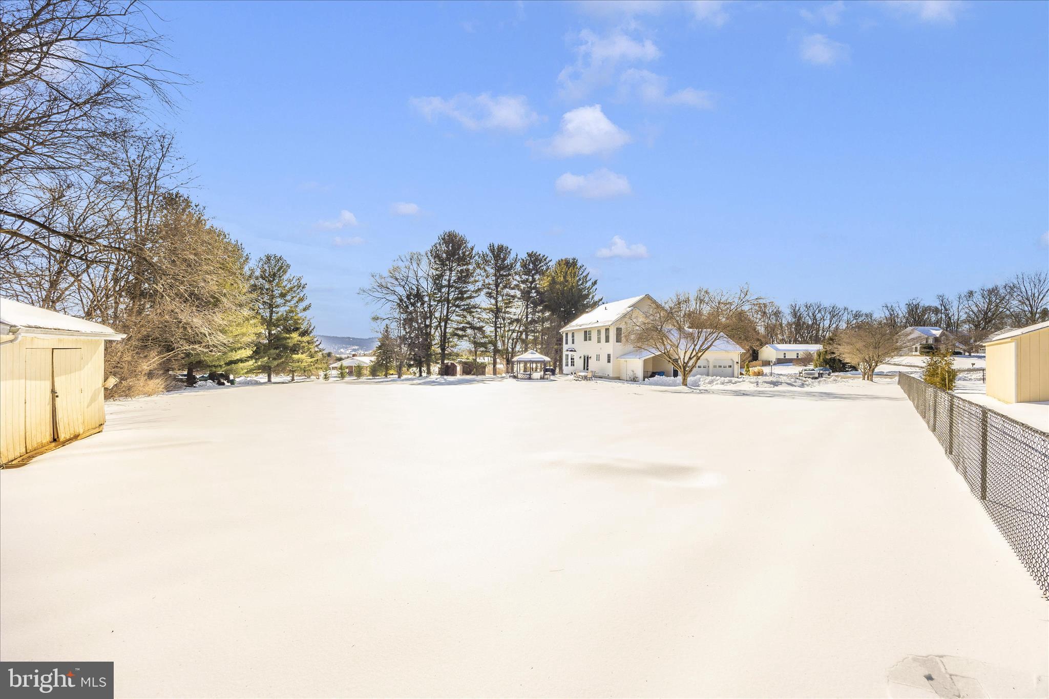 JEFFERSON COURT - Residential