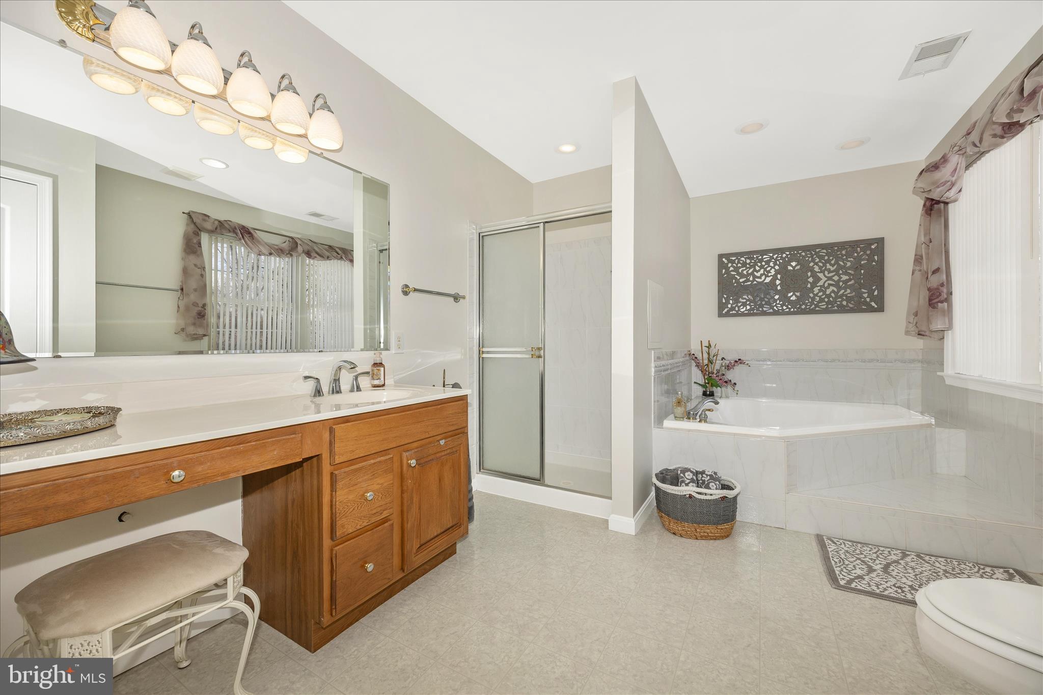 JEFFERSON COURT - Residential