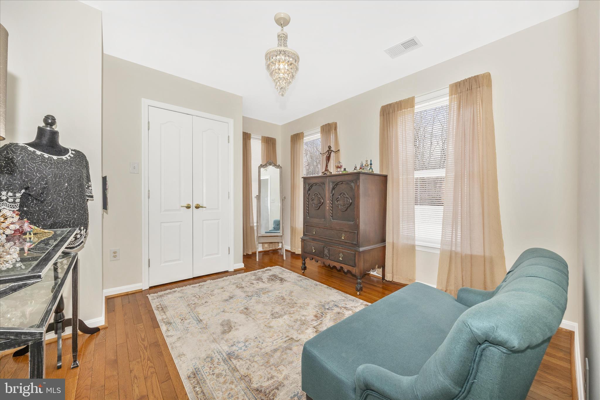 JEFFERSON COURT - Residential