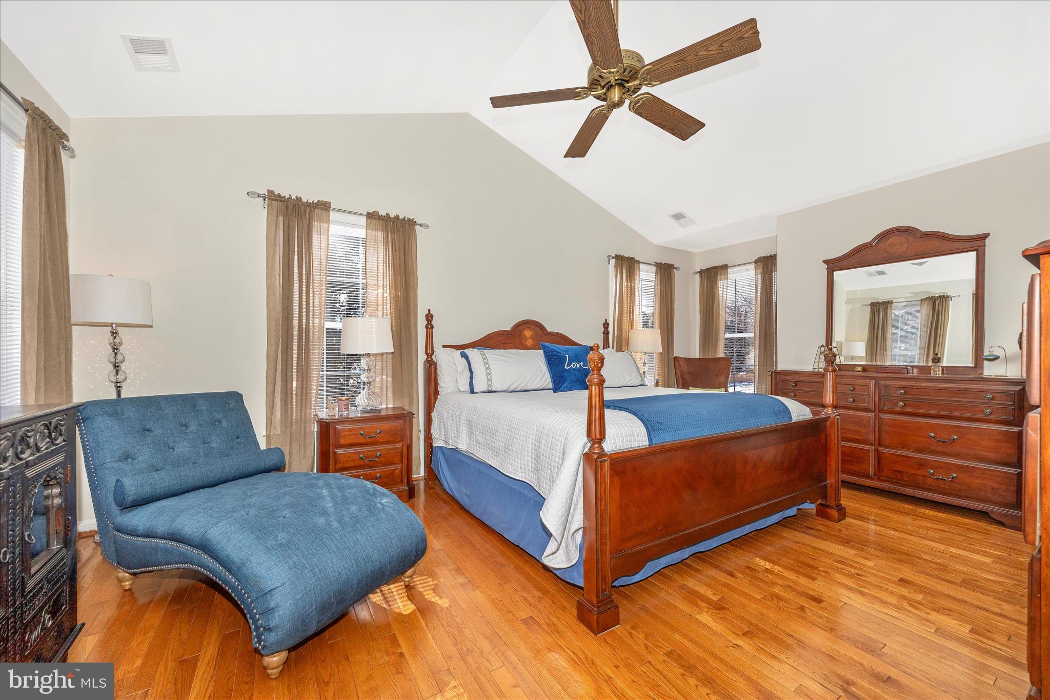 JEFFERSON COURT - Residential