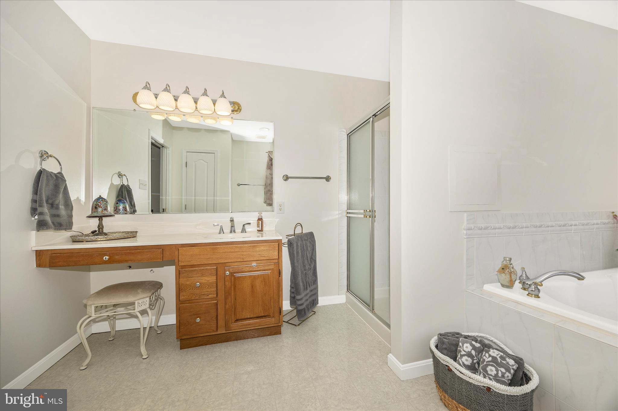 JEFFERSON COURT - Residential