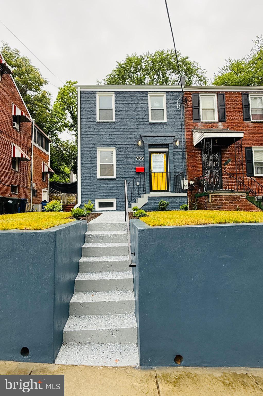 709 ADRIAN STREET SE