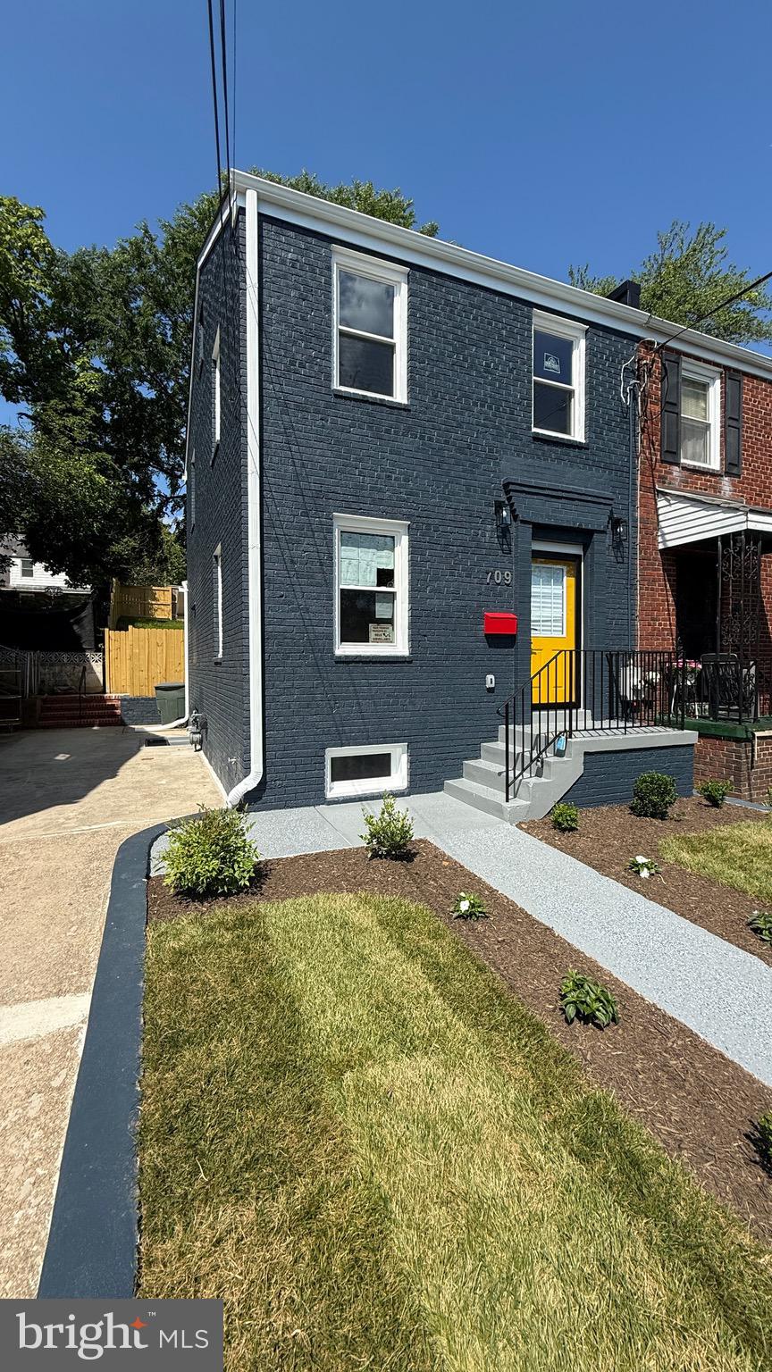 709 ADRIAN STREET SE