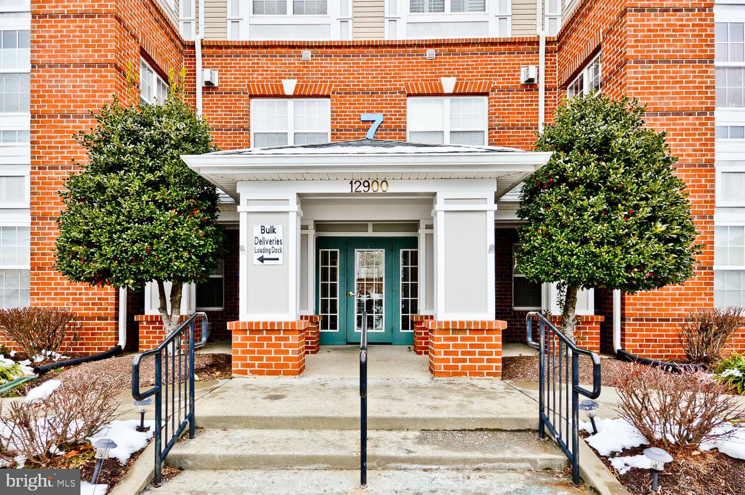 CAMERON GROVE CONDO IV> - Residential Lease