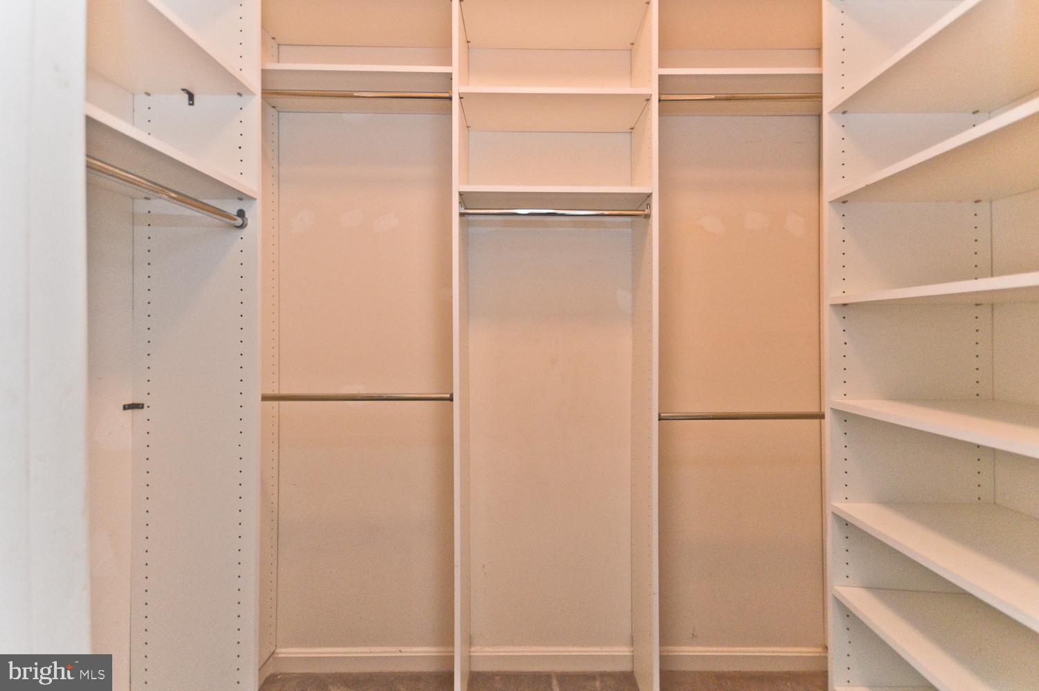 CAMERON GROVE CONDO IV> - Residential Lease