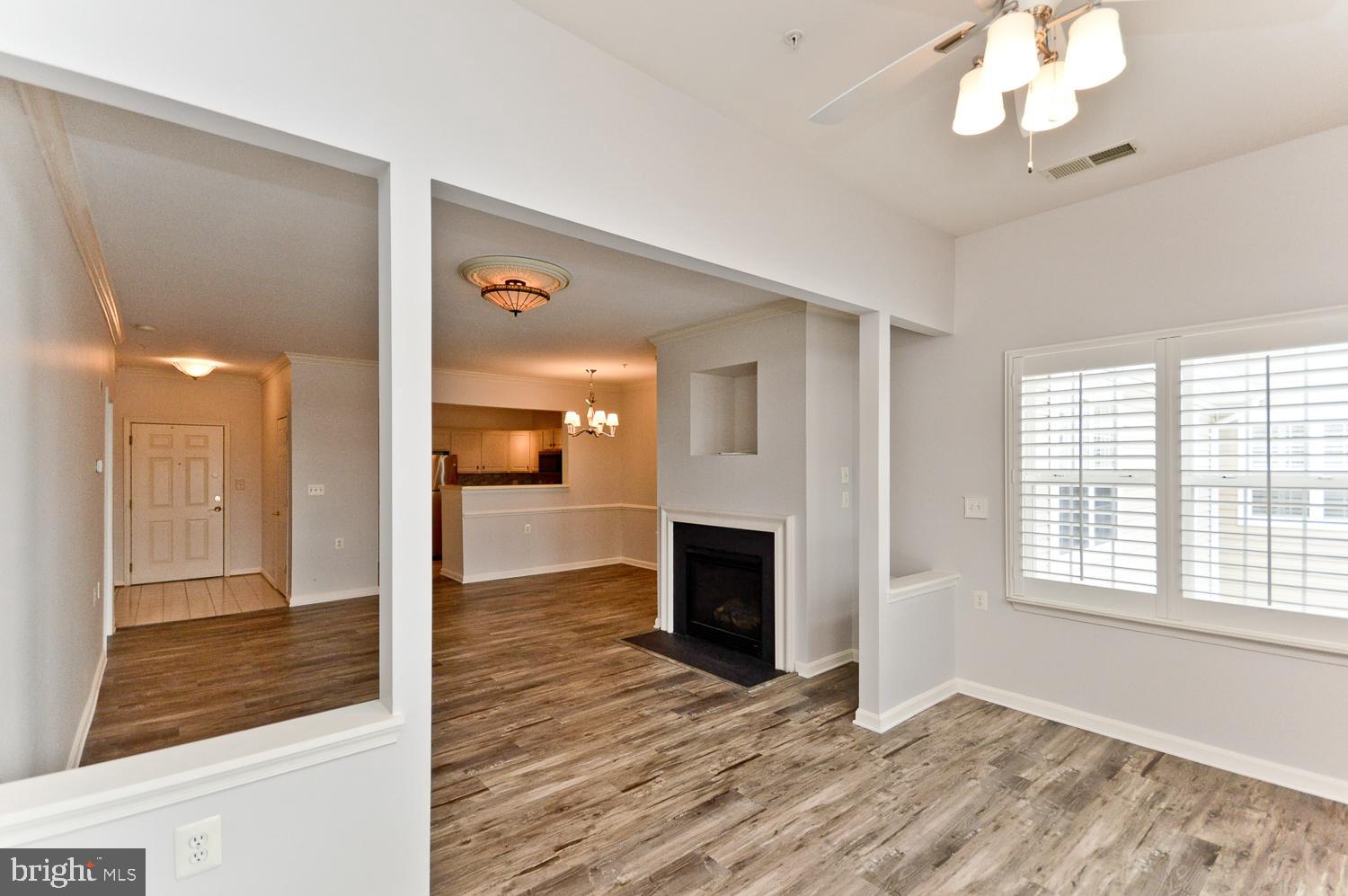 CAMERON GROVE CONDO IV> - Residential Lease