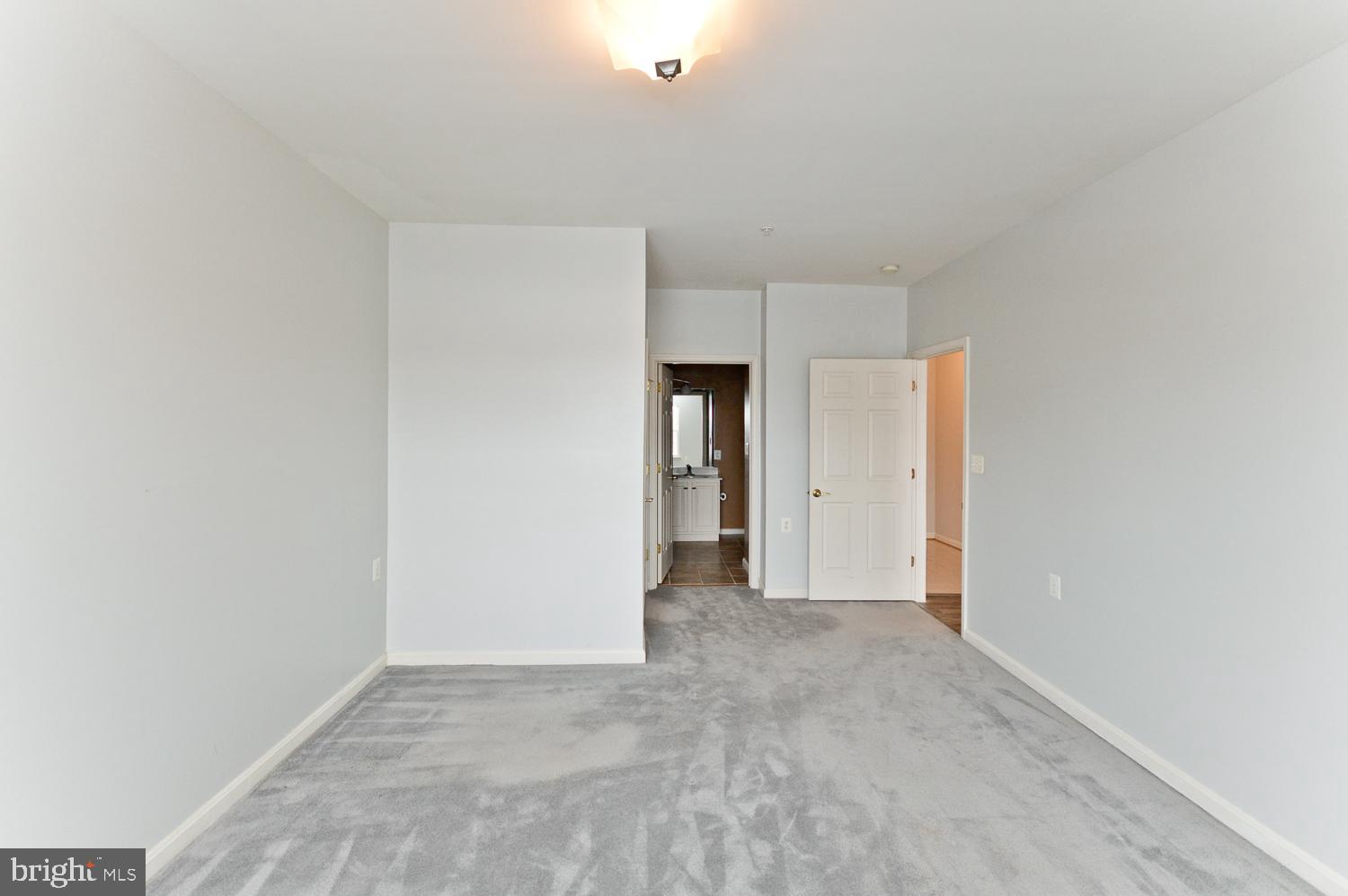 CAMERON GROVE CONDO IV> - Residential Lease