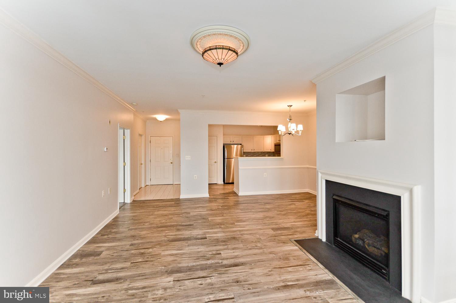 CAMERON GROVE CONDO IV> - Residential Lease