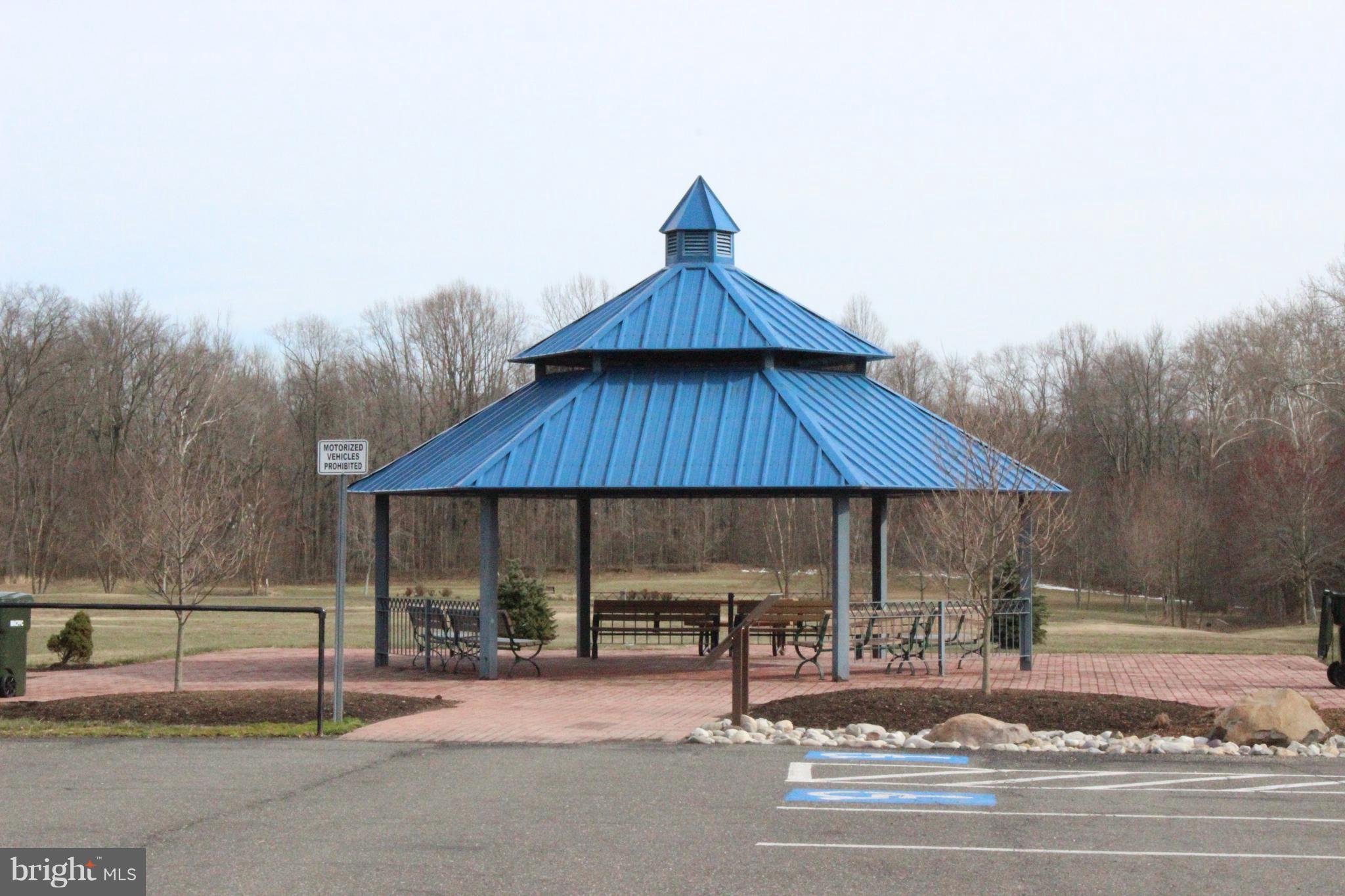 CAMERON GROVE CONDO IV> - Residential Lease