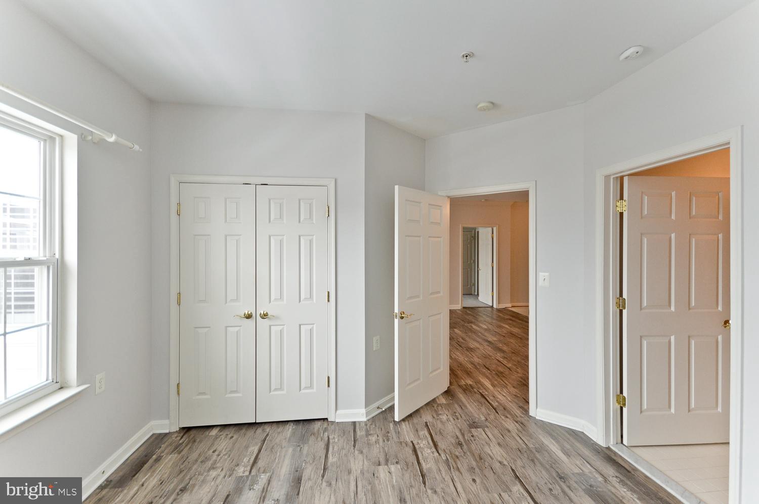 CAMERON GROVE CONDO IV> - Residential Lease