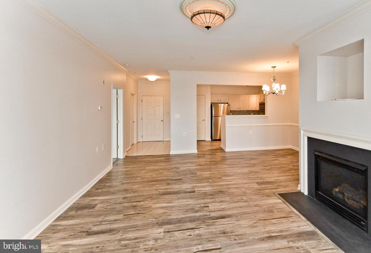 CAMERON GROVE CONDO IV> - Residential Lease