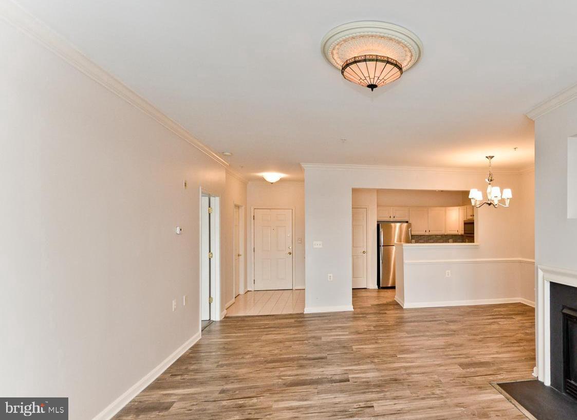 CAMERON GROVE CONDO IV> - Residential Lease