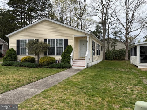 Mobile Home For Sale - 4 Birch Court<br/> MAYS LANDING, NJ 08330