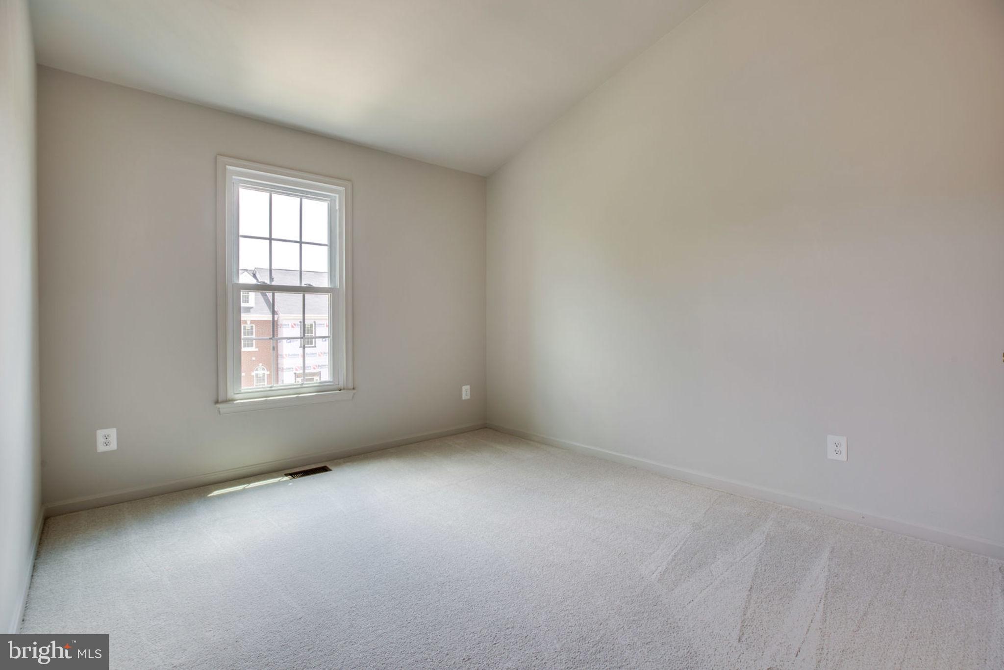 LIFESTYLE AT SULLY STATION - Residential