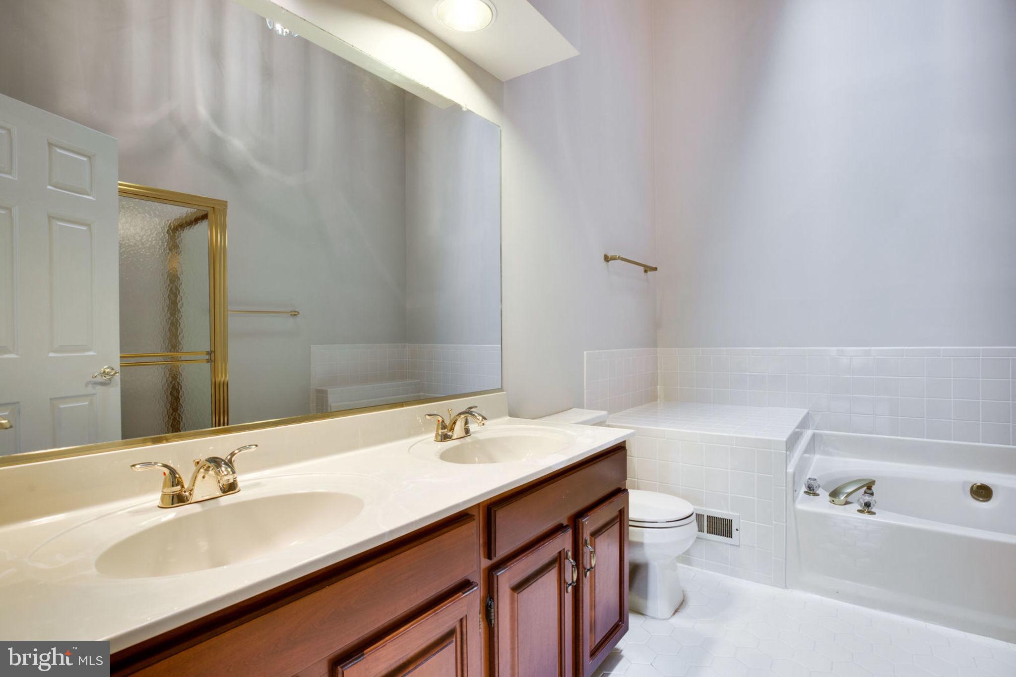 LIFESTYLE AT SULLY STATION - Residential