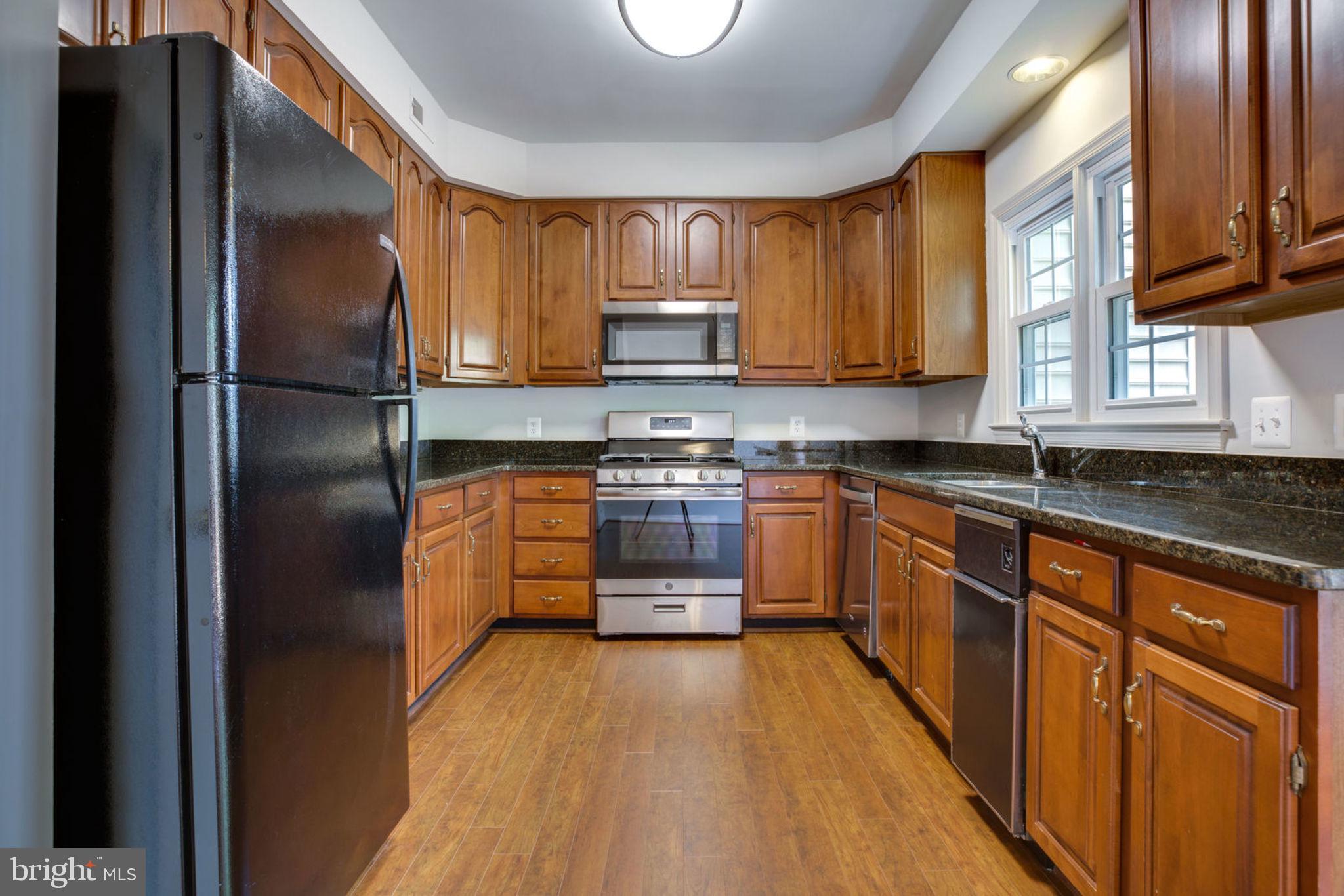 LIFESTYLE AT SULLY STATION - Residential