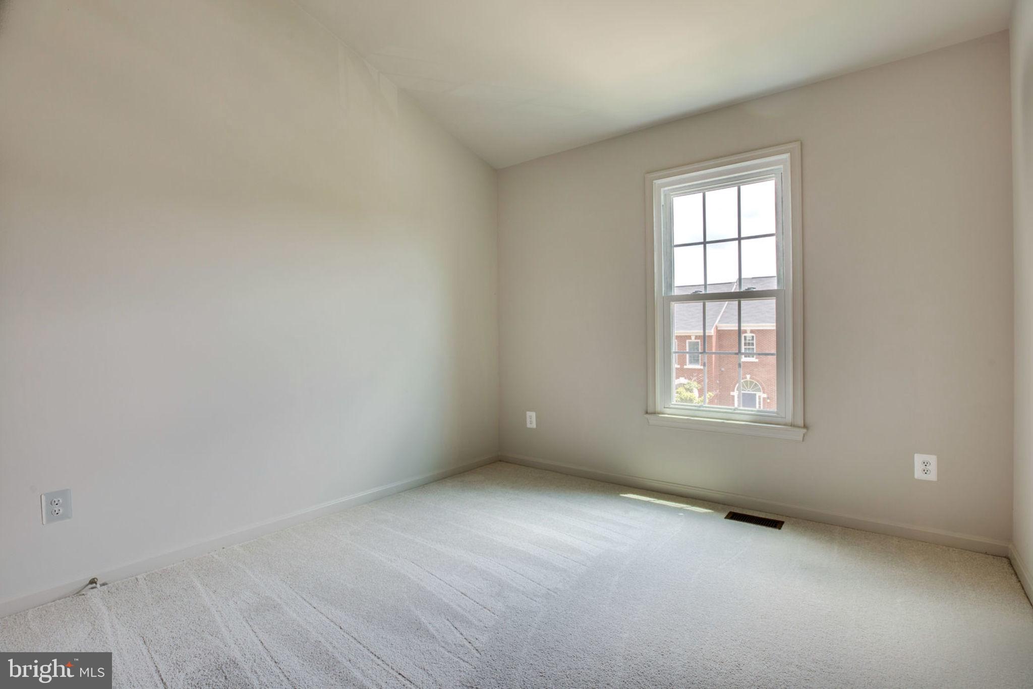 LIFESTYLE AT SULLY STATION - Residential