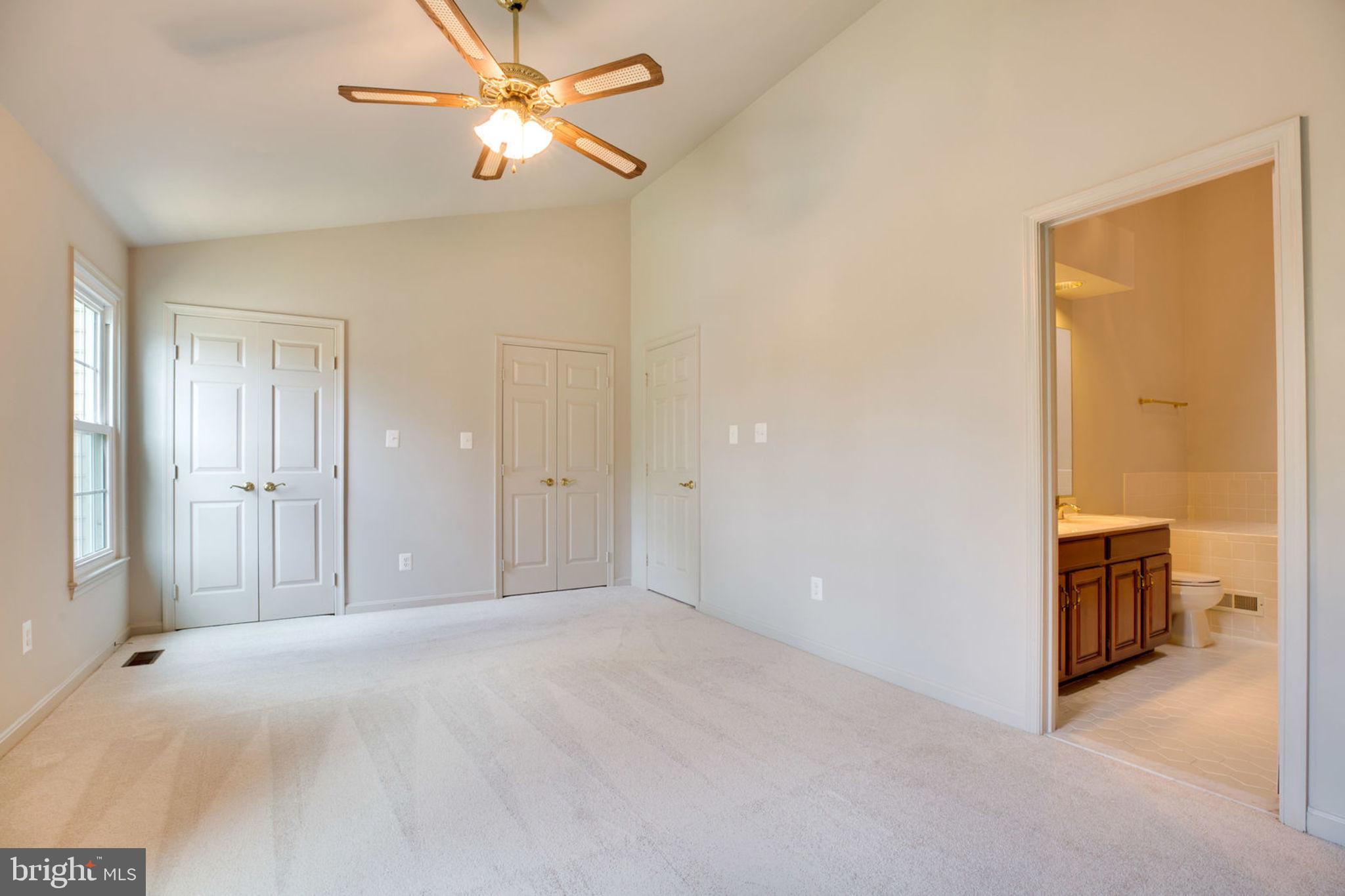 LIFESTYLE AT SULLY STATION - Residential