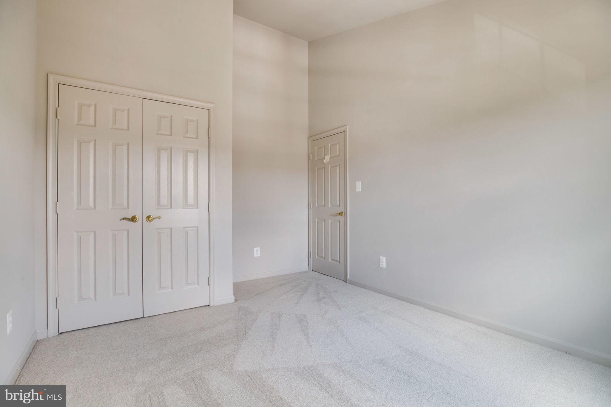 LIFESTYLE AT SULLY STATION - Residential