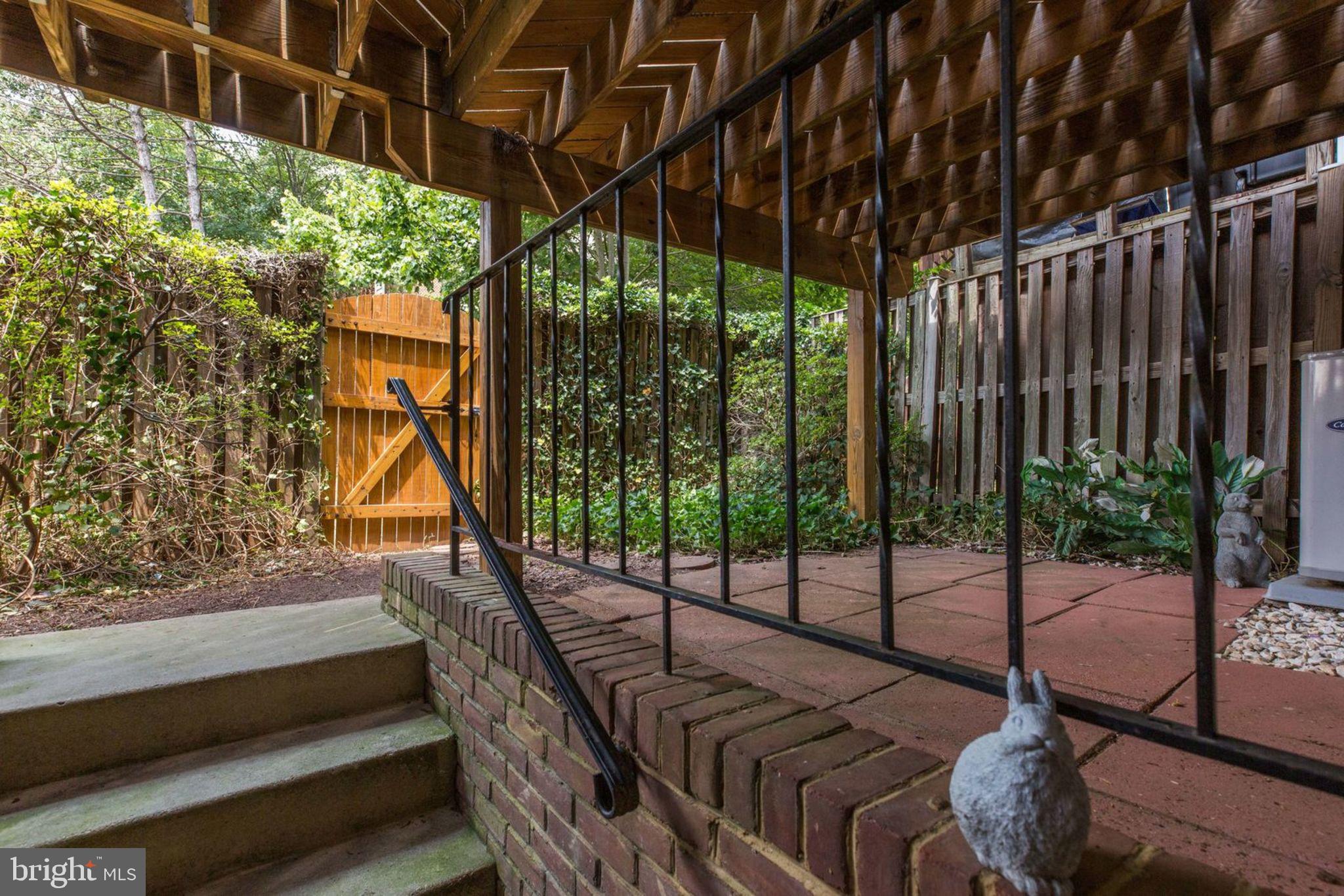 LIFESTYLE AT SULLY STATION - Residential