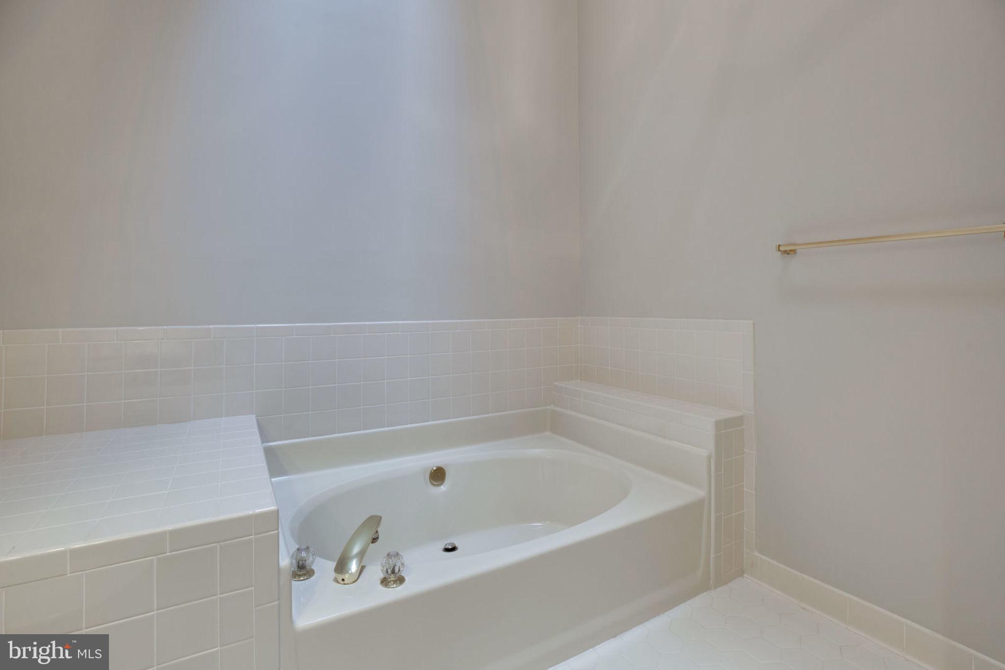 LIFESTYLE AT SULLY STATION - Residential