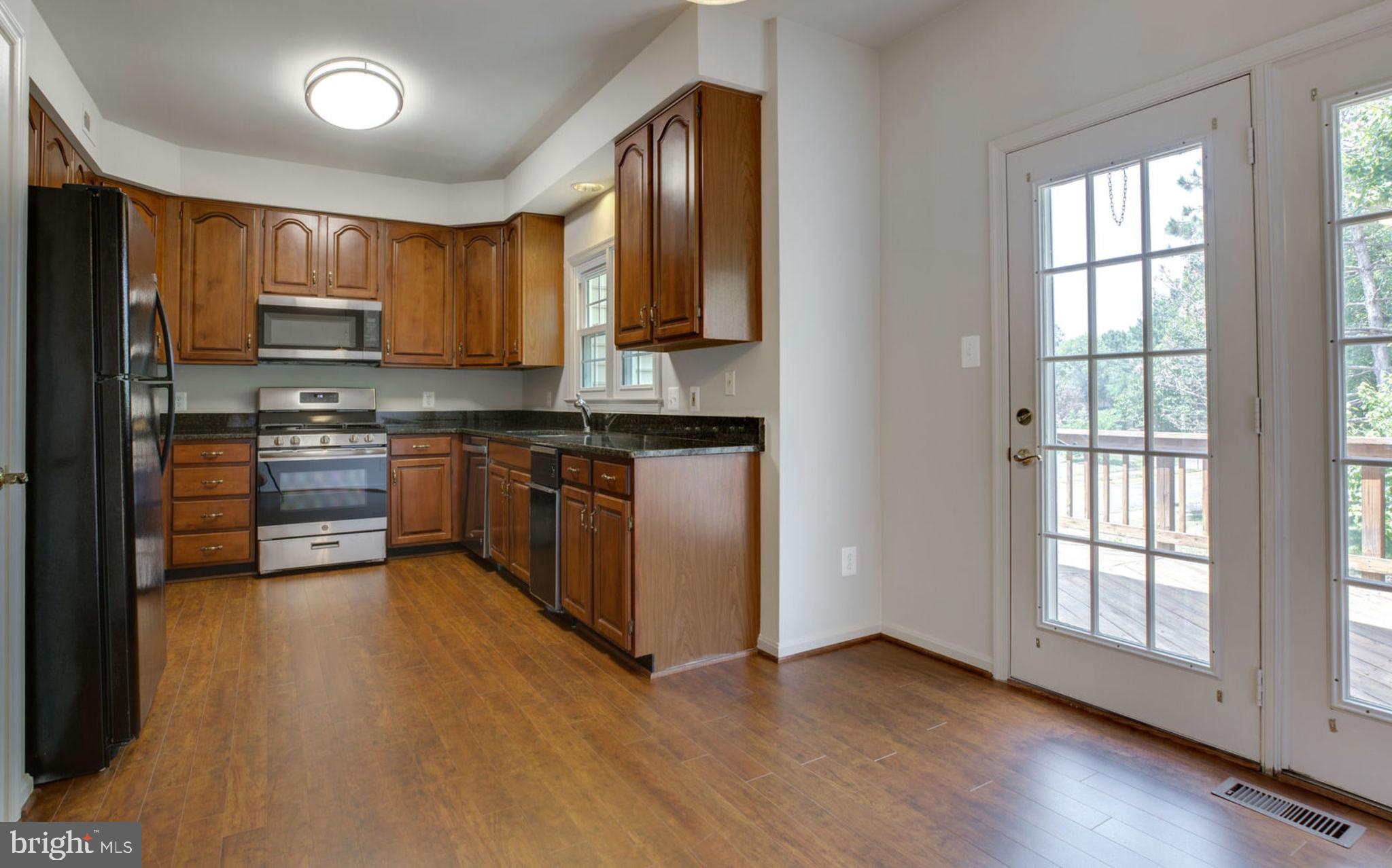 LIFESTYLE AT SULLY STATION - Residential