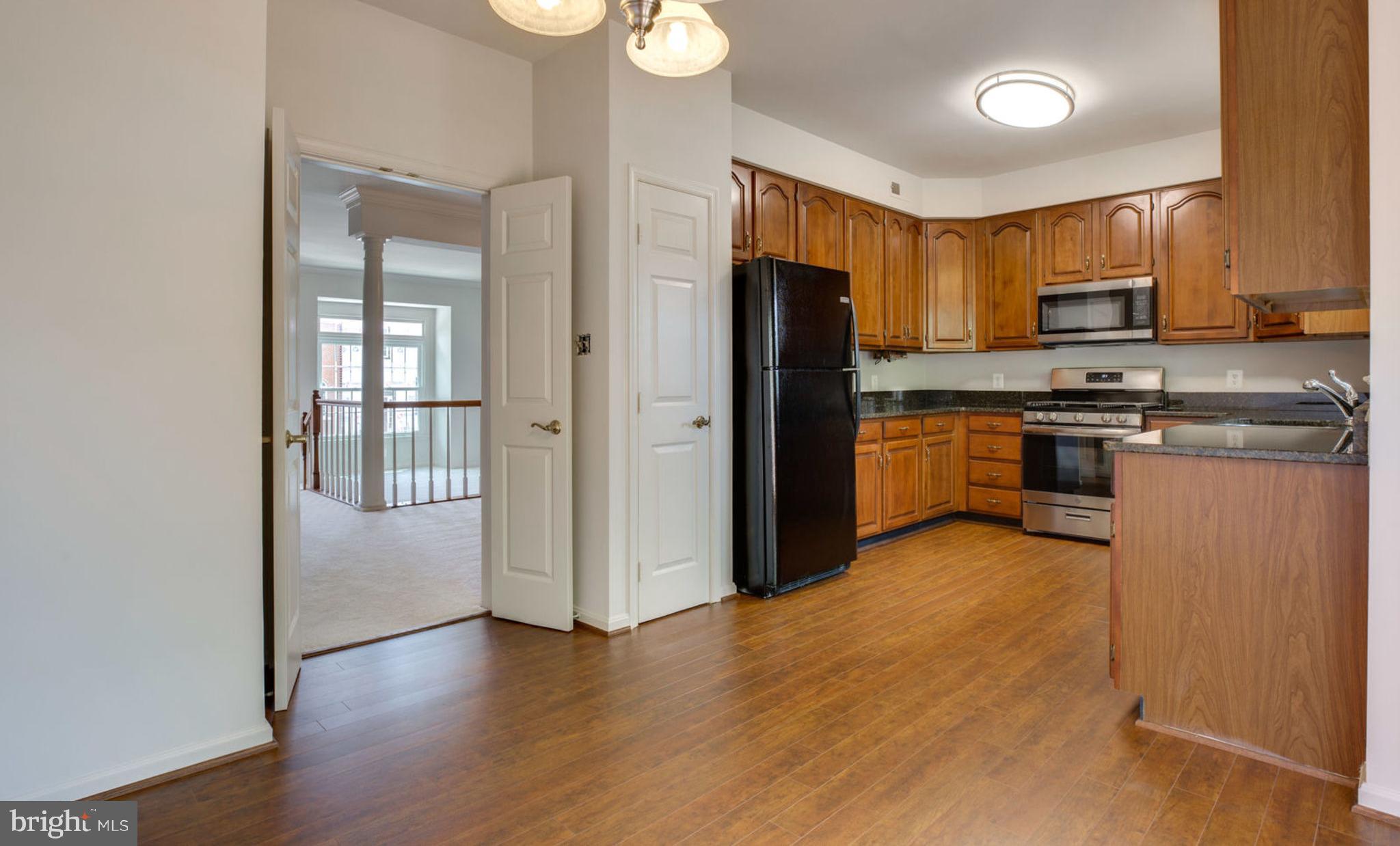 LIFESTYLE AT SULLY STATION - Residential