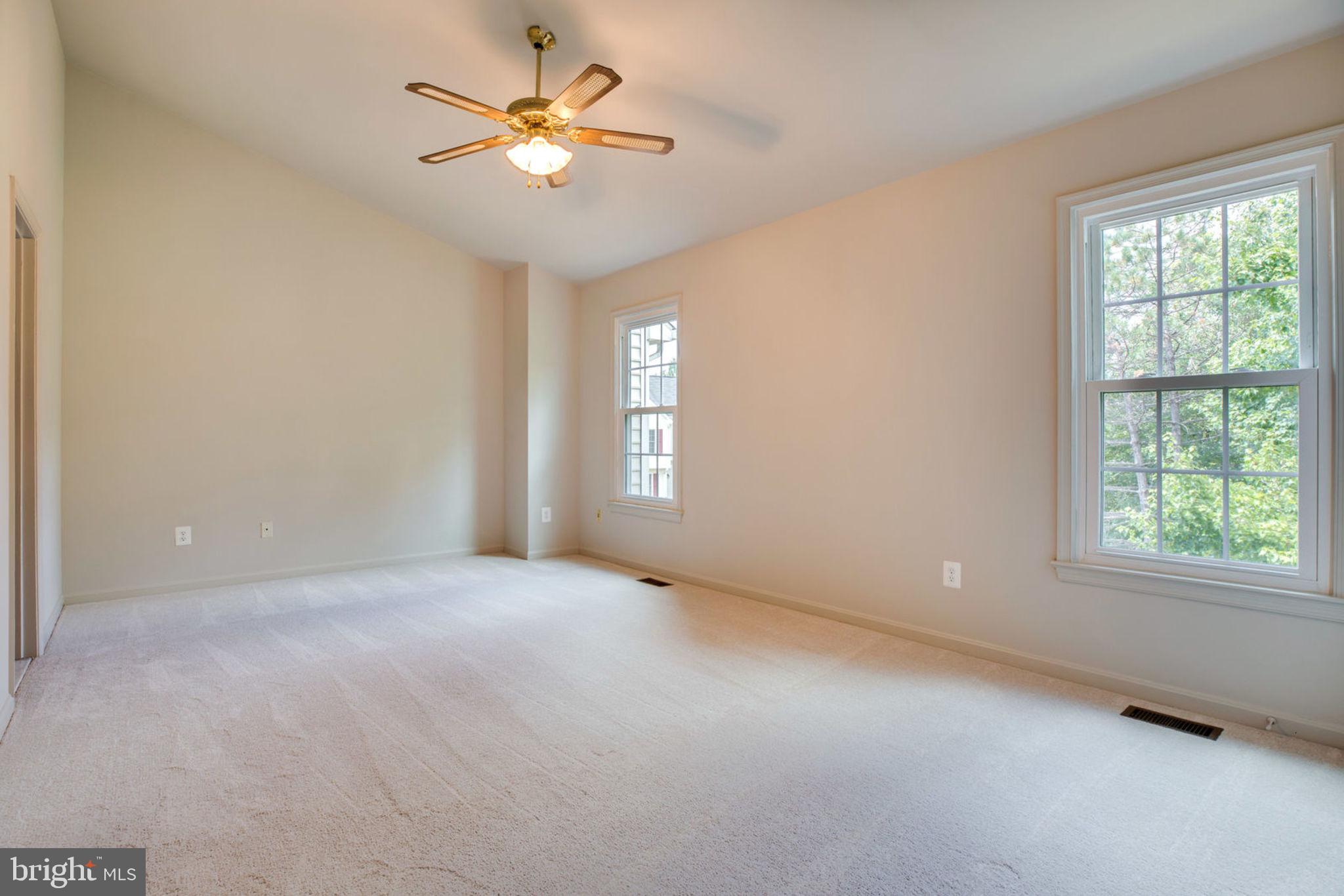 LIFESTYLE AT SULLY STATION - Residential